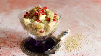 Kvinojina solata s sadjem 